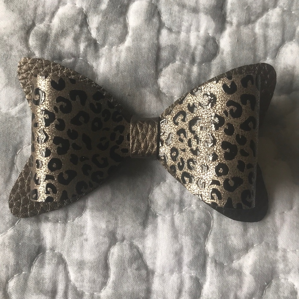 Leopard Glam Hair Bow - Picture 2 of 4